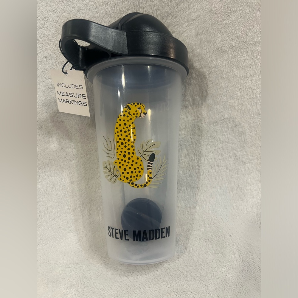 🐆 Steve Madden Leopard Shaker Bottle with Mixer Ball – 24oz / 709ml